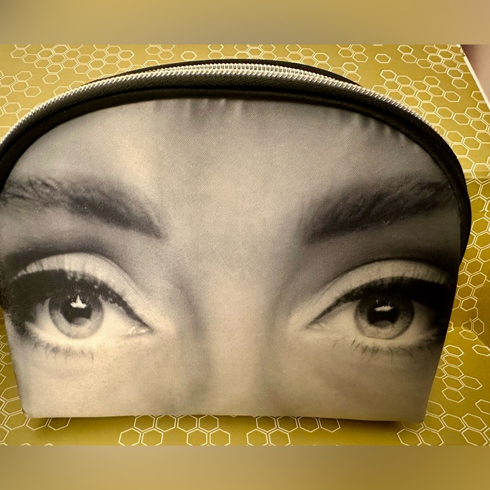 Adele - Black & White Eye Print Cosmetic Pouch - NEW- Never used - L.A concert